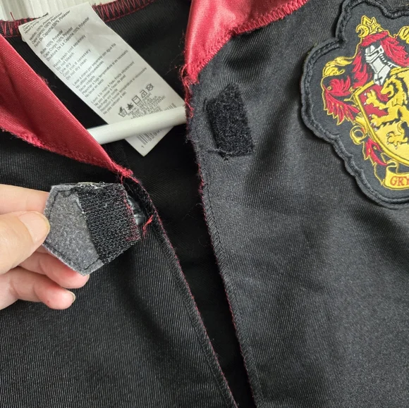 Harry Potter Robe Kids Medium Gryffindor Black Red Costume Hermione Cloak Hood - Picture 7 of 12